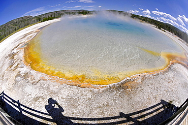 Sunset Lake, geyser, drainage area with a boardwalk, coloured thermophilic bacteria, microorganisms, Black Sand Basin, Upper Geyser Basin, Yellowstone National Park, Wyoming, United States of America, USA