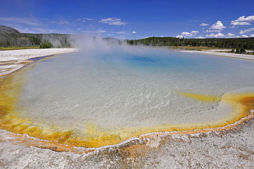 Sunset Lake, geyser, drainage area, coloured thermophilic bacteria, microorganisms, Black Sand Basin, Upper Geyser Basin, Yellowstone National Park, Wyoming, United States of America, USA