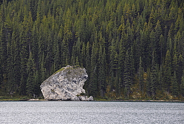 Huge boulder in the Maligne Lake, Maligne Valley, Jasper National Park, Canadian Rocky Mountains, Alberta, Canada