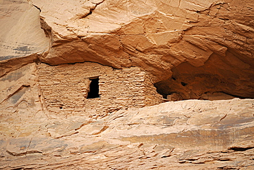 The Long House, about 1500 years old remains of Native American Indians, Mystery Valley, Arizona, USA, North America