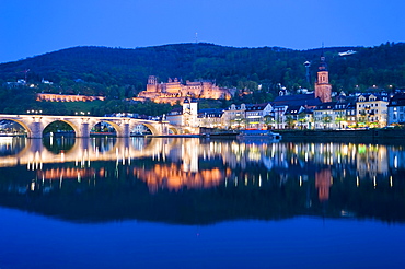 Townscape with Old Bridge, Karl-Theodor Bridge, Heidelberg, Neckar, Palatinate, Baden-Wuerttemberg, Germany, Europe