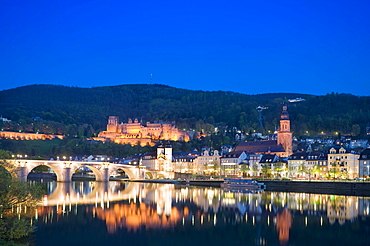 Townscape with Old Bridge, Karl-Theodor Bridge, Heidelberg, Neckar, Palatinate, Baden-Wuerttemberg, Germany, Europe