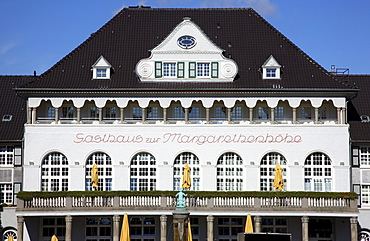 Historic Margarethenhoehe estate, founded by Margarethe Krupp, garden city, Marktplatz square, M Restaurant, Essen, North Rhine-Westphalia, Germany, Europe