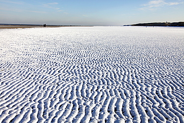 Winter, snow-covered beach on the East Frisian North Sea island of Spiekeroog, Lower Saxony, Germany, Europe