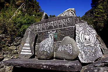 Piled up Mani stones, sacred stone tablets, Khumbu, Sagarmatha National Park, Nepal, Asia