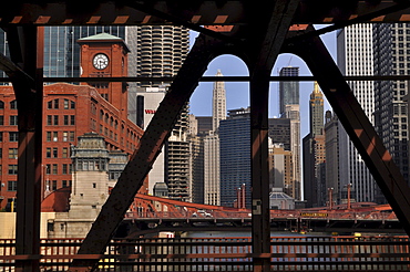 Drawbridge over the Chicago River, Chicago, Illinois, USA