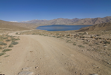 Road leading to Bulunkul lake, Bulunkul, Pamir mountains, Tajikistan, Central Asia