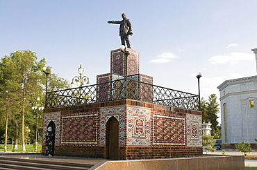 Statue of Lenin, Ashgabat, Turkmenistan, Central Asia