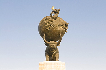 Sculpture of a bull, Ashgabat, Turkmenistan, Central Asia