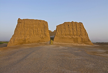 Ruin of an adobe building, Merv, Turkmenistan, Central Asia