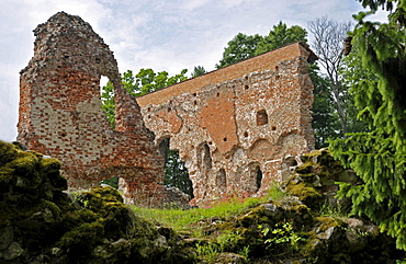 Viljandi Castle ruins, Castle of the Order of the Teutonic Knights, Brothers of the Sword, Viljandi, Estonia, Baltic States, Northern Europe