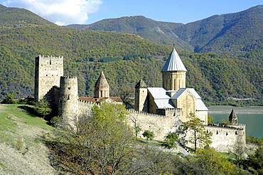 Fortress Ananuri with Redeemer Church and Church of the Assumption at the Ananuri Reservoir, Ananuri, Aragvi Valley, Georgian military road, Caucasus, Georgia, Eurasia