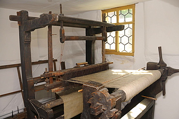 Weaving loom, Hessenpark outdoor museum near Neu-Anspach, Hochtaunuskreis district, Hesse, Germany, Europe