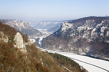 View from the Eichfelsen rock on Schloss Werenwag castle and the Danube valley, Naturpark Obere Donau nature park, Swabian Alb, Baden-Wuerttemberg, Germany, Europe