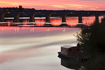 Pont Cessart Bridge, Saumur, Pays de la Loire, department of Maine et Loire, France, Europe