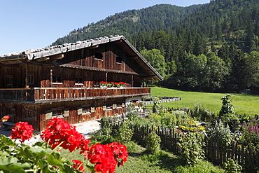 Lukashof farm and convent garden, Markus Wasmeier Farm and Winter Sports Museum, Schliersee, Mangfall Mountains, Upper Bavaria, Bavaria, Germany, Europe