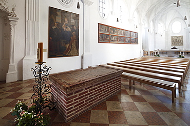 Grave of Duke Otto I of Wittelsbach, monastery chapel of Kloster Scheyern monastery, Hallertau, Holledau or Hollerdau, Upper Bavaria, Bavaria, Germany, Europe