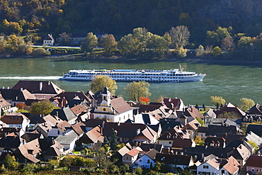 Woesendorf, cruise ship on the Danube, Wachau valley, Waldviertel region, Lower Austria, Europe