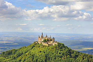 Burg Hohenzollern castle between Hechingen and Bisingen, Zollernalbkreis county, Baden-Wuerttemberg, Germany, Europe