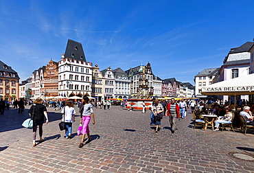 Hauptmarkt square with the Steipe building and the Rotes Haus building, Ratskeller Restaurant, Trier, Rhineland-Palatinate, Germany, Europe