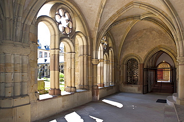 Cloister, Cathedral of Trier and Liebfrauenkirche church, Trier, Rhineland-Palatinate, Germany, Europe