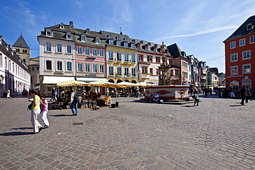 Petrusbrunnen fountain, Hauptmarkt square, Trier, Rhineland-Palatinate, Germany, Europe