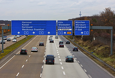 Busy A5 motorway near Frankfurt, Hesse, Germany, Europe