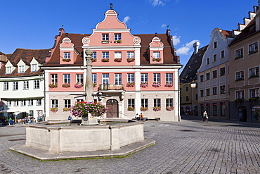 Market fountain in the market square, Grosszunft building in the back, Memmingen, Lower Allgaeu, Allgaeu, Swabia, Bavaria, Germany, Europe