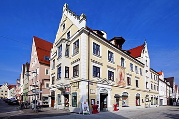 Historic town centre, Mindelheim, Maximilianstrasse, Swabia, Unterallgaeu district, Bavaria, Germany, Europe