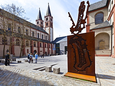 Cathedral of St. Kilian or Wuerzburg Cathedral, Wuerzburg diocese, Kardinal-Doepfner-Platz square, Wuerzburg, Bavaria, Germany, Europe