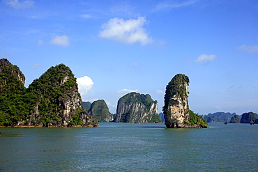 Halong Bay, Unesco World Heritage Site, North Vietnam, Vietnam, Asia