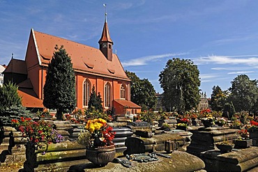 Old graves on the Johannisfriedhof cemetery, founded in the 13th century, St Johannis-Kirche church at the back, Brueckenstrasse street 9, Nuremberg, Middle Franconia, Bavaria, Germany, Europe