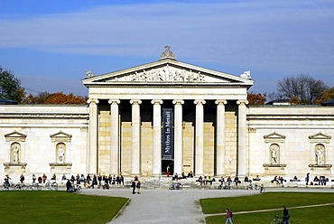 The Glyptothek museum, collection of antique sculptures, Koenigsplatz square, Maxvorstadt, Munich, Upper Bavaria, Germany, Europe