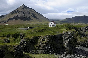 Coastal landscape near Arnastapi, SnÊfellsnes Peninsula, Iceland, Europe