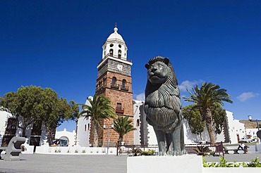 Main square and Church of Nuestra Senora de Guadalupe, Teguise, Lanzarote, Canary Islands, Spain, Europe