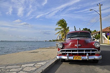 Vintage car, Punta Gorda peninsula, Cienfuegos, Cuba, Caribbean, Central America