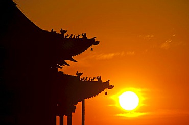 Entrance gate of the fortified city of Pingyao with backlighting, UNESCO World Heritage Site, Shanxi, China, Asia