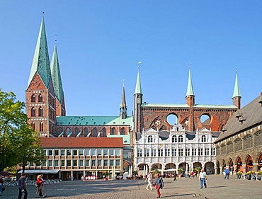 Market square with St. Mary's Church and Town Hall, Luebeck, Schleswig-Holstein, Germany, Europe