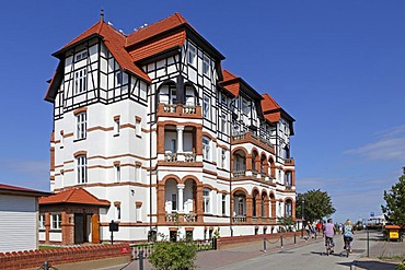 Hotel, Kuehlungsborn-West, Baltic coast, Mecklenburg-Western Pomerania, Germany, Europe