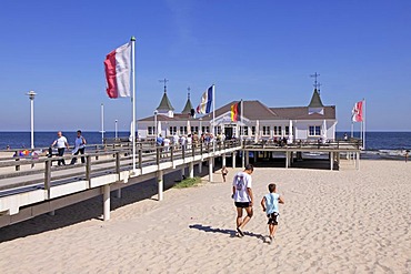 Pier in Ahlbeck, Usedom island, Baltic Sea, Mecklenburg-Western Pomerania, Germany, Europe