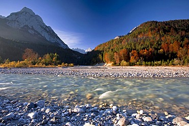 Autumn weather in the Karwendel Mountains in the morning, Ahornboden with maple trees, Austria, Europe