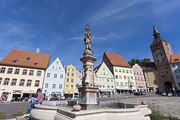 Marienbrunnen fountain in the main square with Schmalzturm tower, Landsberg am Lech, Bavaria, Germany, Europe