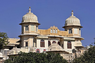 Partial view of the City Palace of Udaipur, home of the Maharaja of Udaipur, museum and luxury hotel, Udaipur, Rajasthan, India, Asia