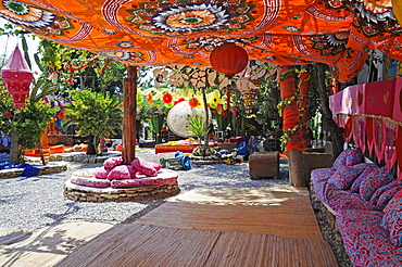 Red, colourful blankets, towels, pillows, fabrics, cushions, Las Dalias hippy market, Sant Carles de Peralta, San Carlos, Ibiza, Pityuses, Balearic Islands, Spain, Europe