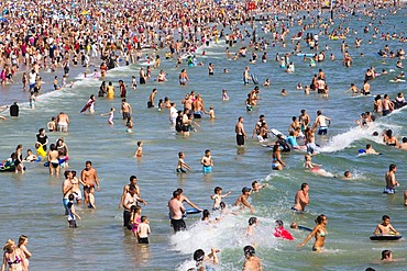 Crowded beach on a hot summer's day, Bournemouth, Dorset, England, United Kingdom, Europe