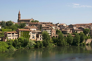 River Tarn, Albi, Tarn, France, Europe