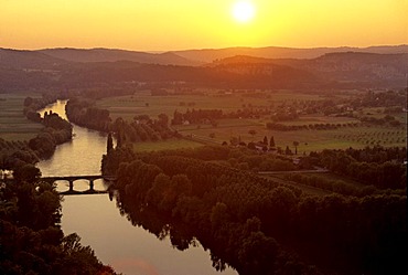 River Dordogne seen from Domme, Departement Dordogne, Region Aquitaine, France, Europe