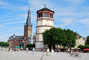 Rhine promenade with Schlossturm tower and Lambertus-Kirche church, old town, Duesseldorf, North Rhine-Westphalia, Germany, Europe