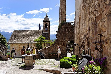 Castel Hocheppan with castle church and bistro near Missian near Eppan an der Weinstrasse, wine route, Ueberetsch, Bozen Unterland, Oltradige-Bassa Atesina district, South Tyrol, Italy, Europe