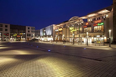 Friedrich-Ebert-Platz Square, Volme gallery, night shot, Hagen, Ruhr Area, North Rhine-Westphalia, Germany, Europe